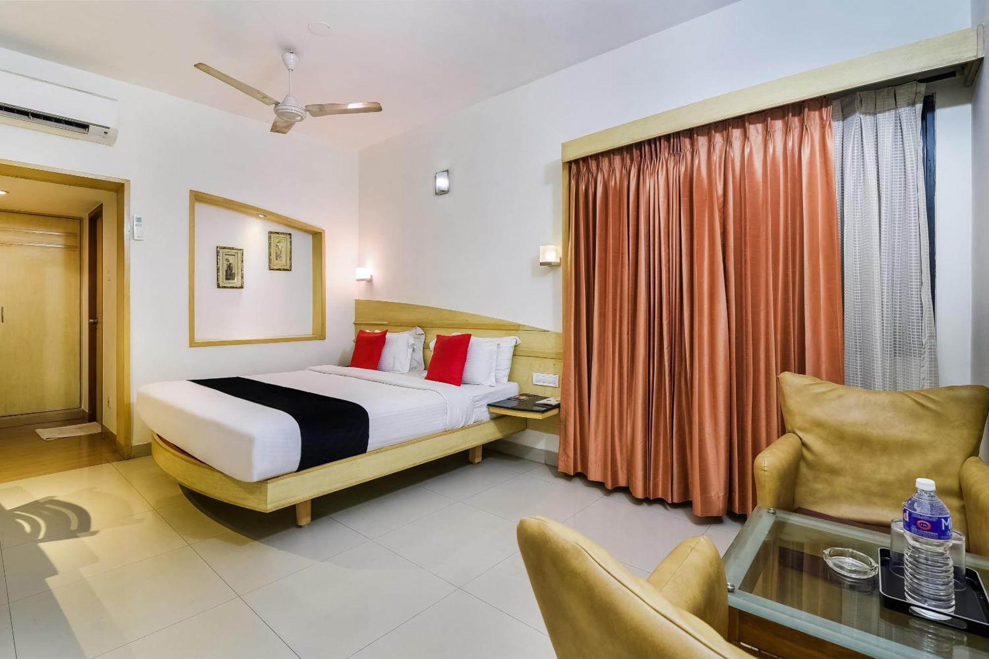 Hotel Super Capital O Grand Plaza à Coimbatore Extérieur photo