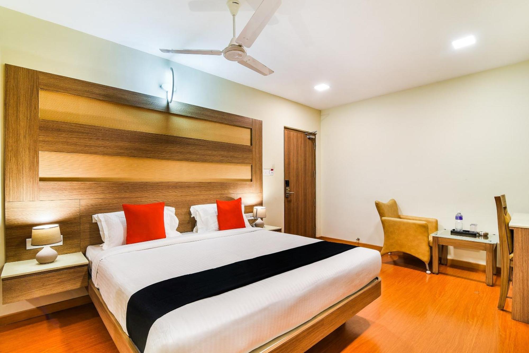 Hotel Super Capital O Grand Plaza à Coimbatore Extérieur photo