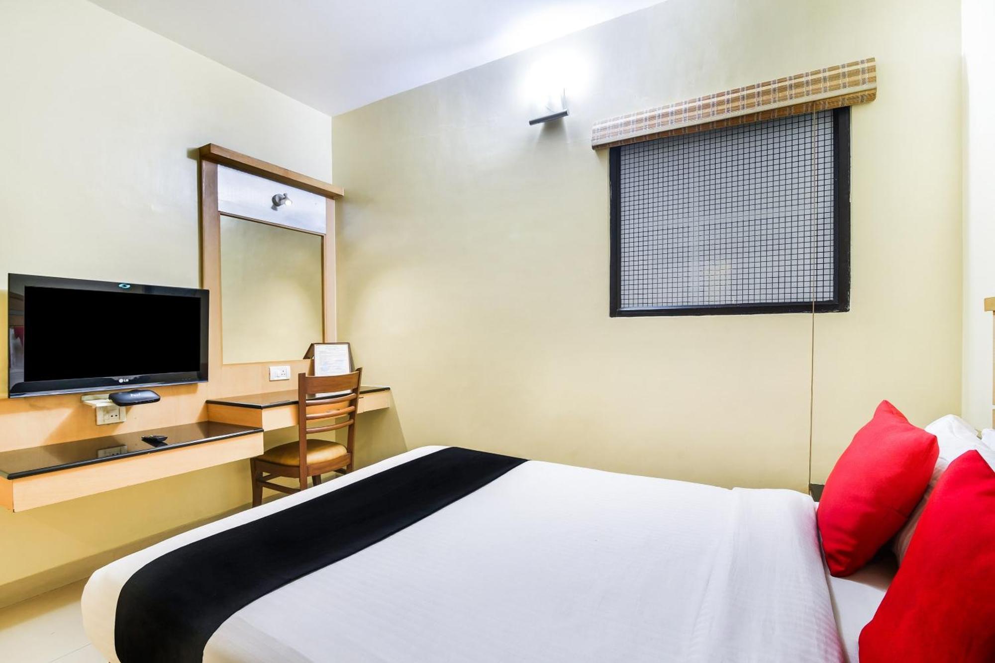 Hotel Super Capital O Grand Plaza à Coimbatore Extérieur photo