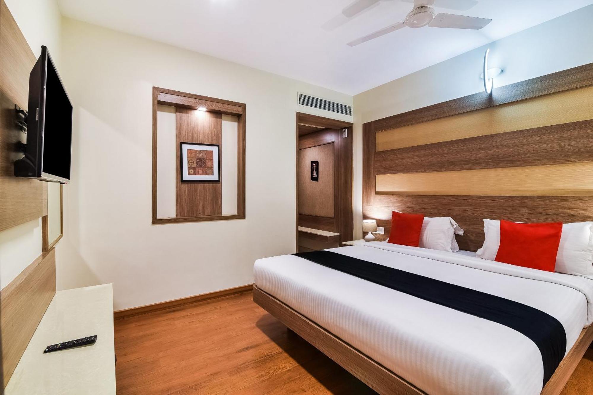 Hotel Super Capital O Grand Plaza à Coimbatore Extérieur photo