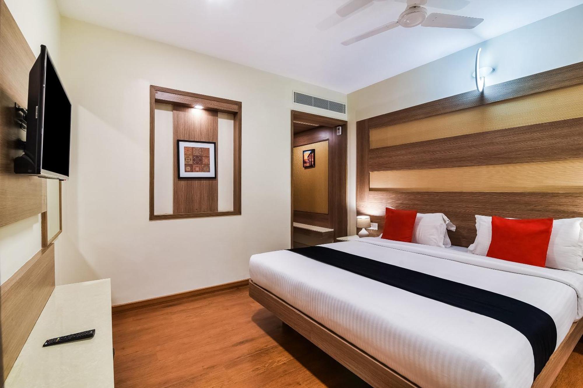 Hotel Super Capital O Grand Plaza à Coimbatore Extérieur photo