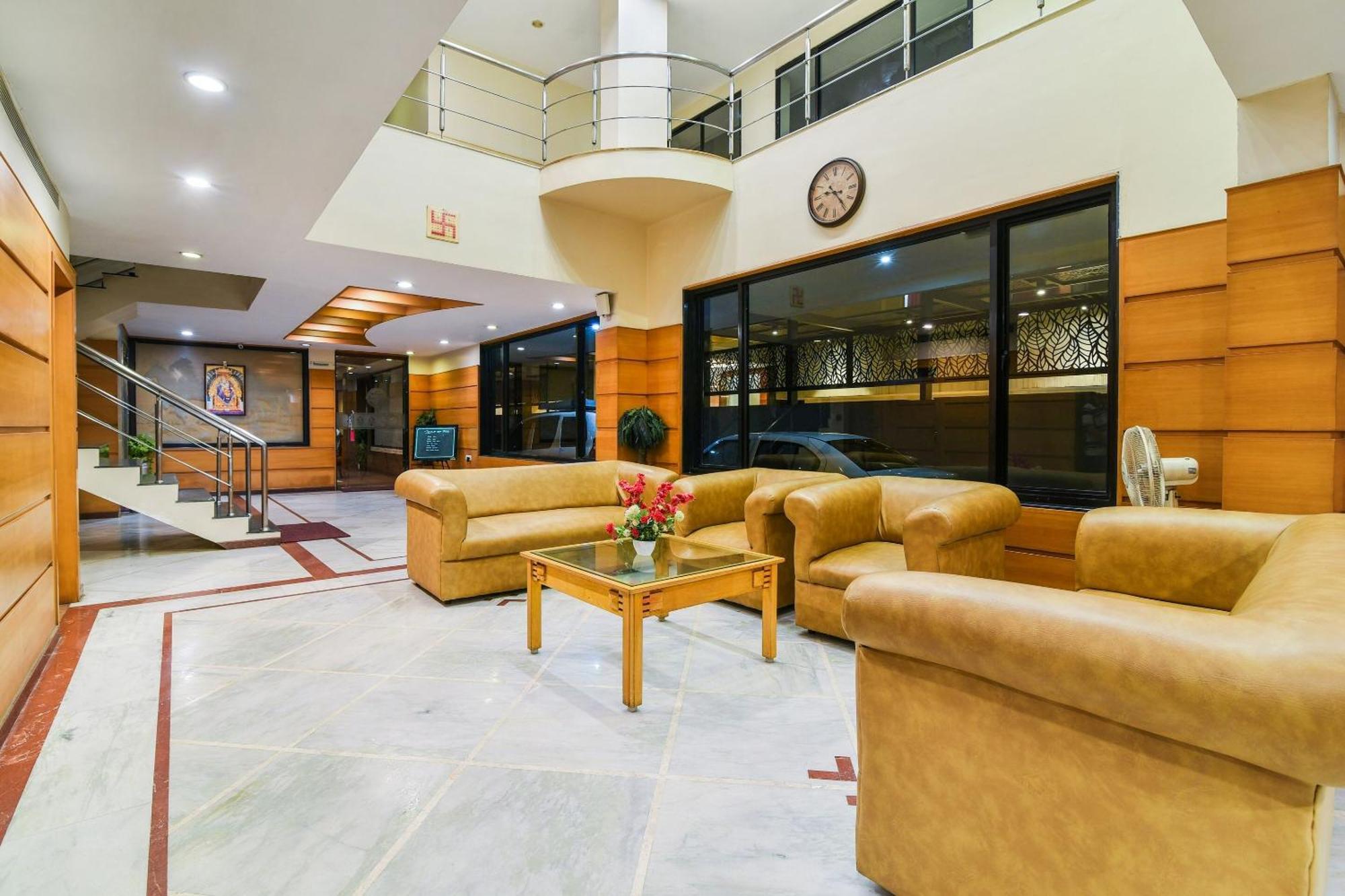 Hotel Super Capital O Grand Plaza à Coimbatore Extérieur photo