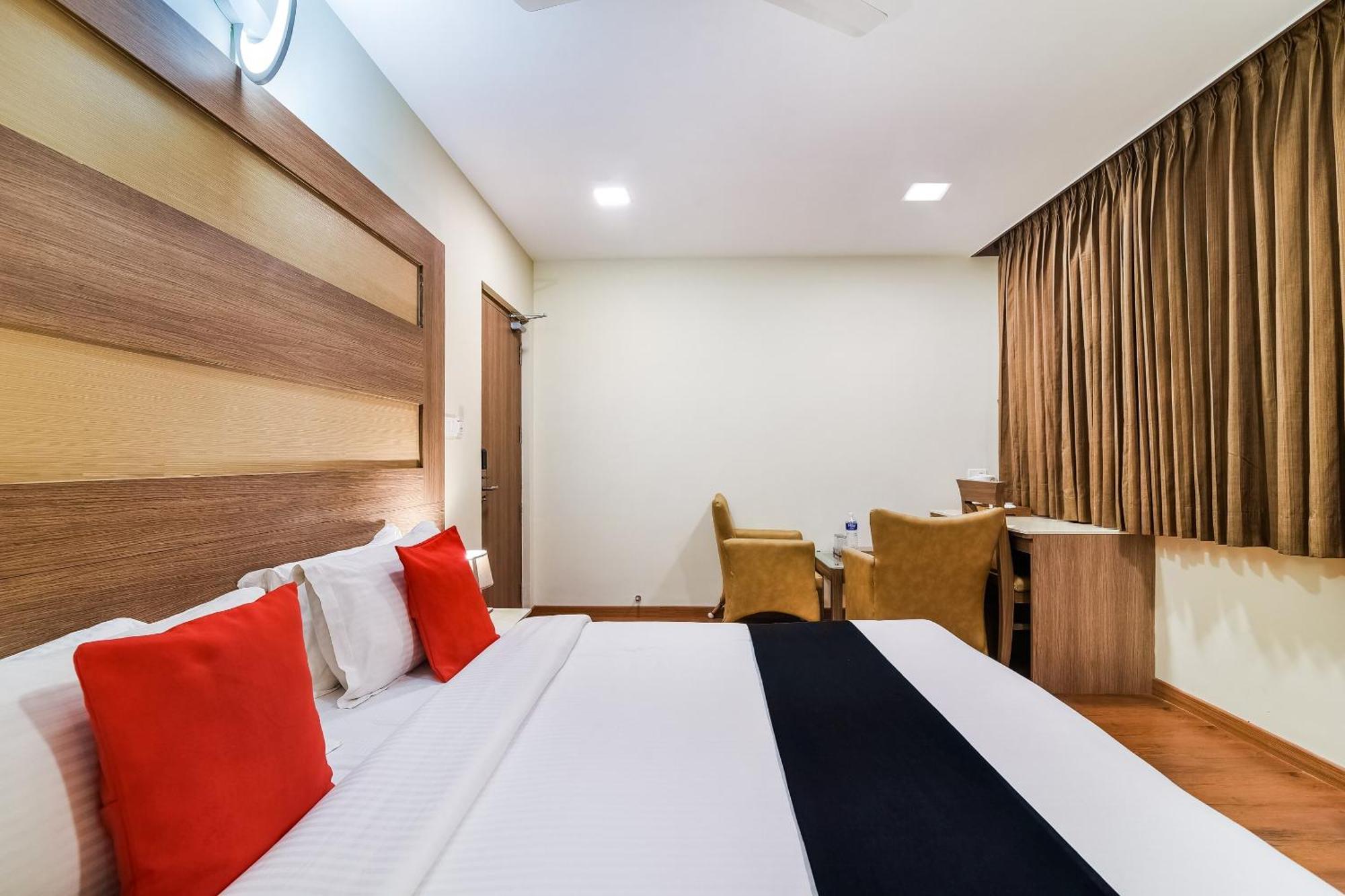 Hotel Super Capital O Grand Plaza à Coimbatore Extérieur photo