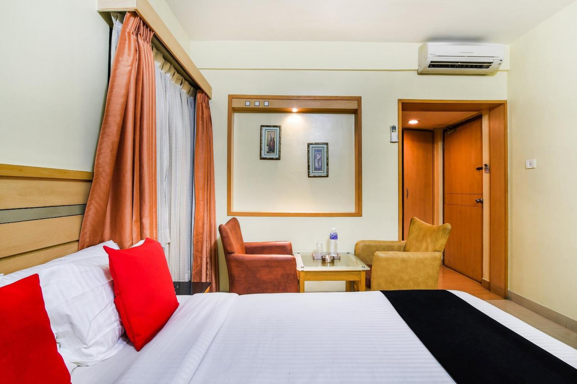 Hotel Super Capital O Grand Plaza à Coimbatore Extérieur photo