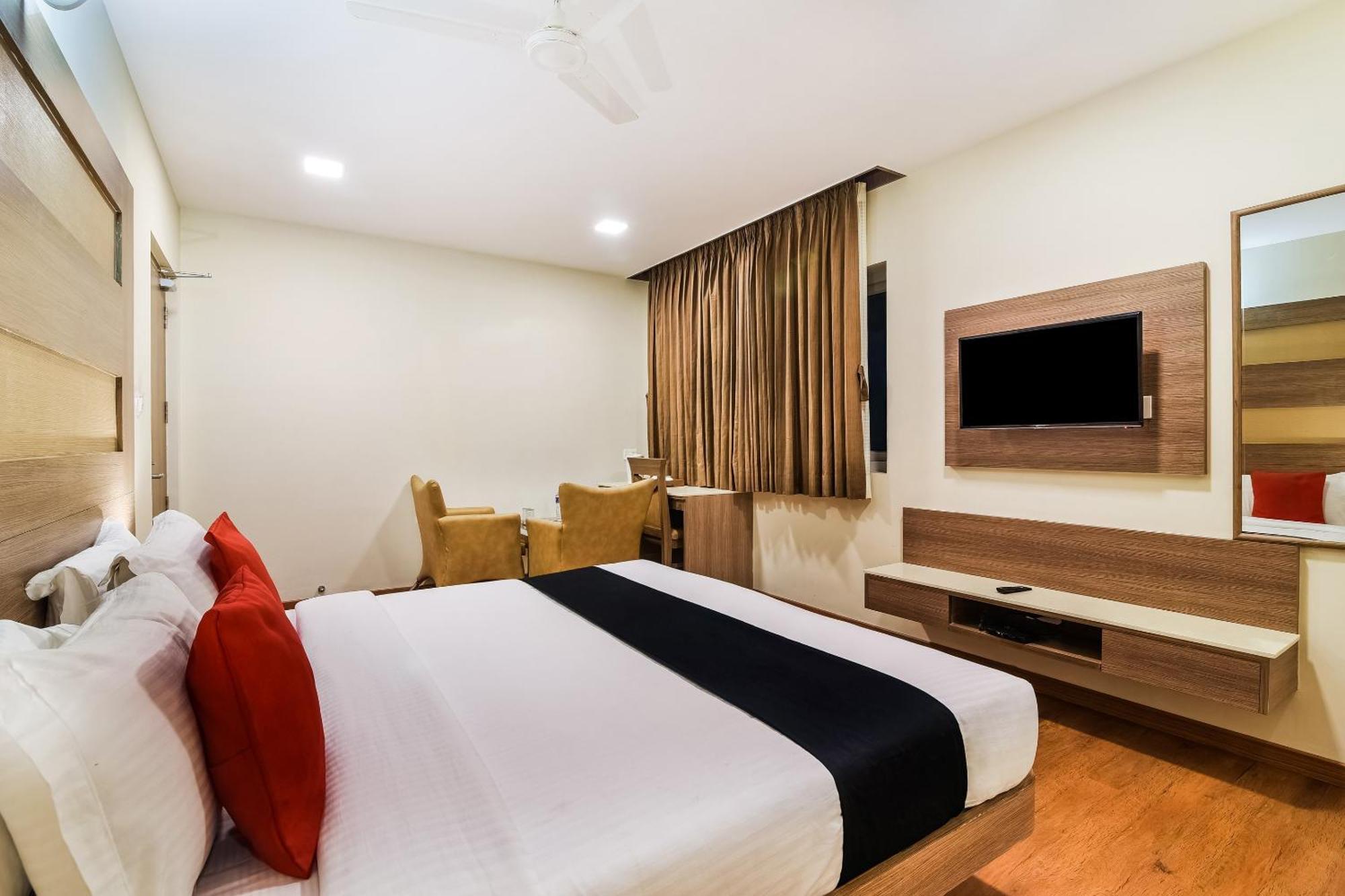 Hotel Super Capital O Grand Plaza à Coimbatore Extérieur photo