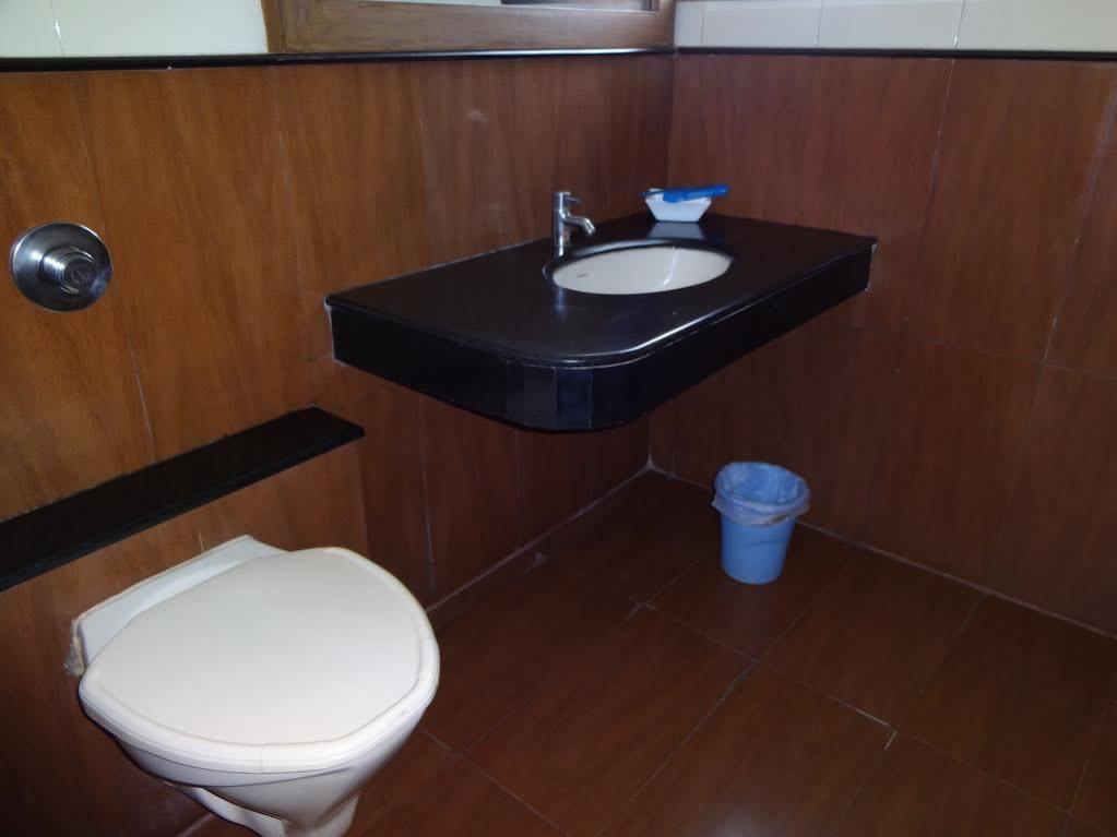 Hotel Super Capital O Grand Plaza à Coimbatore Extérieur photo